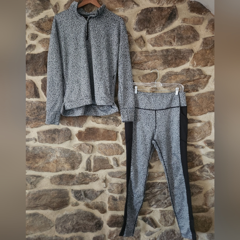 Avia black and white set size large